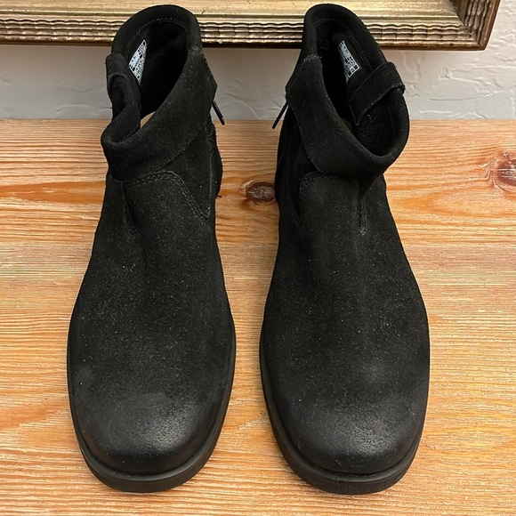 UGG Josefene Cuff Short Boot NWOB - 9.5 - Picture 2 of 9